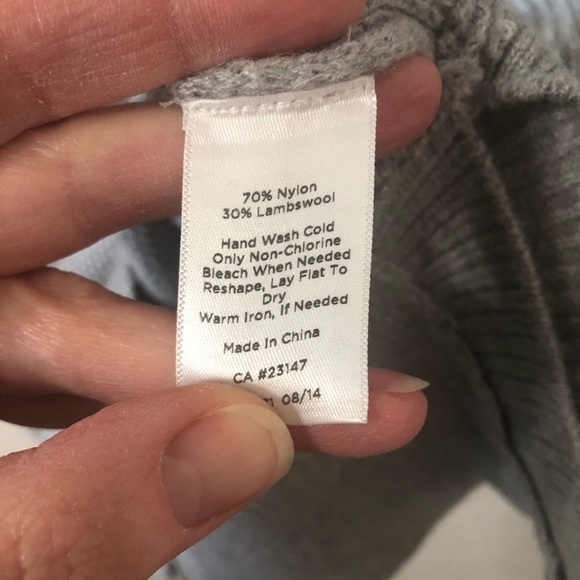 Talbots Turtle Cowl Neck Gray Lambswool Neutral Sweater - Size Large - Picture 6 of 6